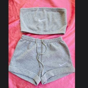 Nike 2 piece short and crop top set size small.